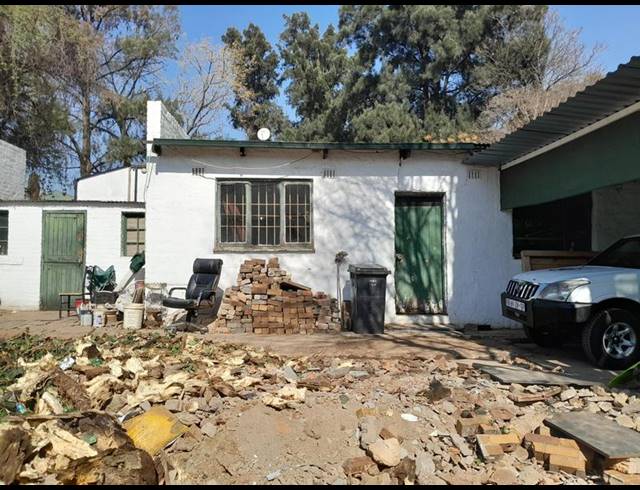 3 BEDROOM HOUSE FOR SALE IN TROYEVILLE